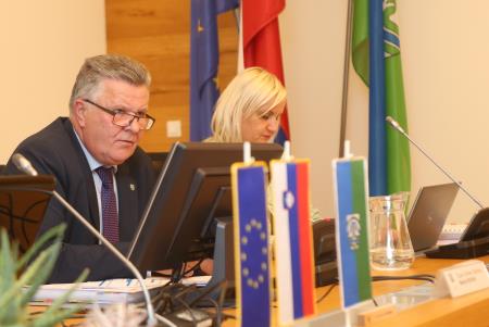 6. SEJA OBČINSKEGA SVETA 11 FOTO LJUBO VUKELIČ